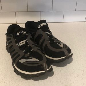 Brooks “pure flow” running shoe size 9